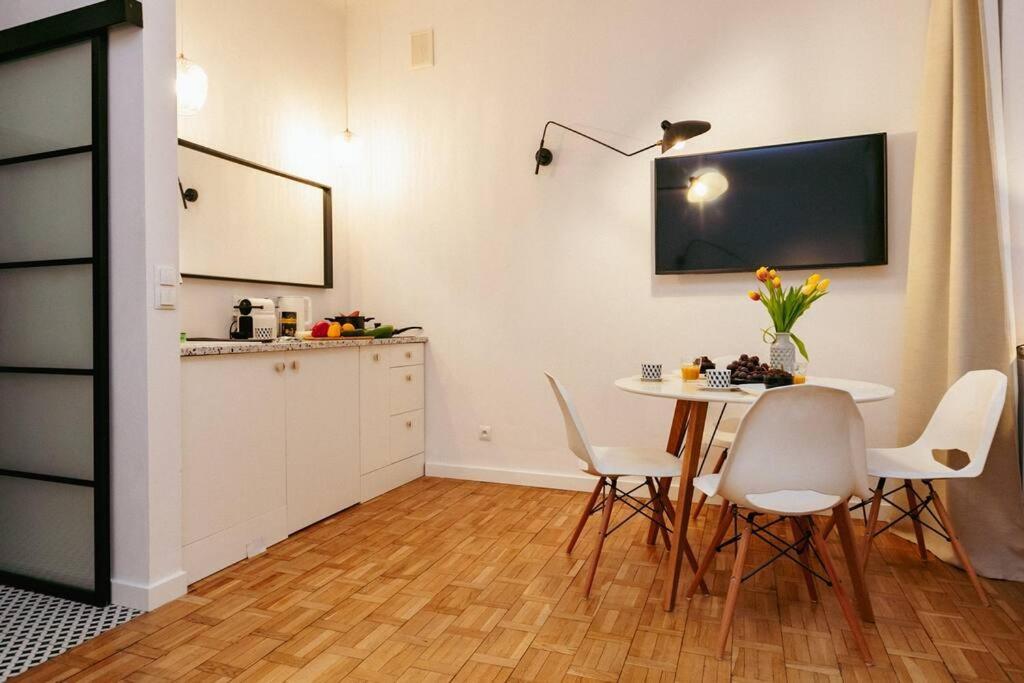 Charming Apartment Next To The Old Town! وارسو المظهر الخارجي الصورة