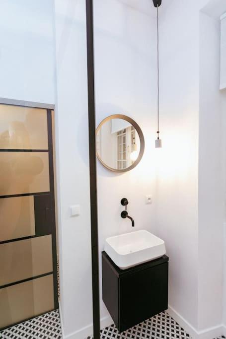 Charming Apartment Next To The Old Town! وارسو المظهر الخارجي الصورة