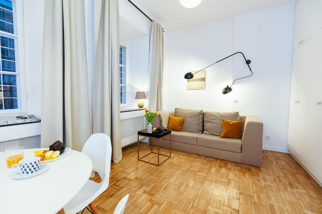 Charming Apartment Next To The Old Town! وارسو المظهر الخارجي الصورة